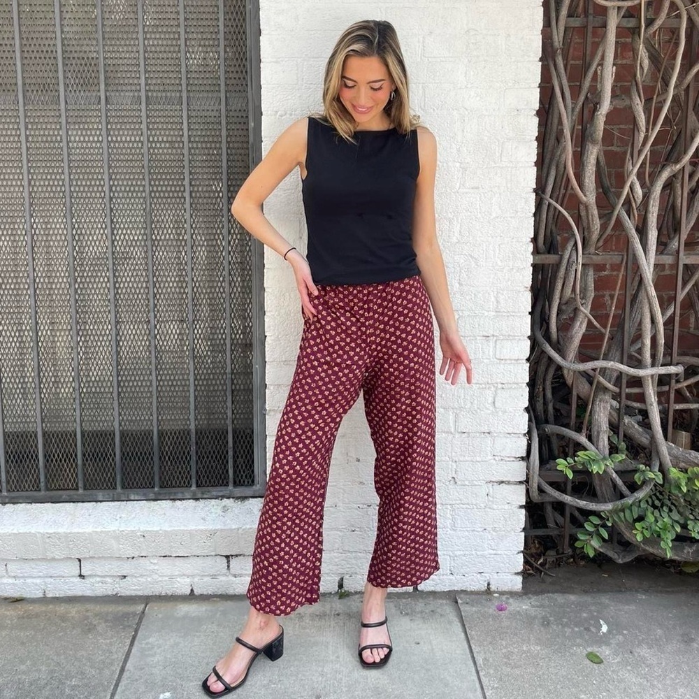 Bohemian Maroon floral print high-waisted wide-leg capri pants sz s / no tag